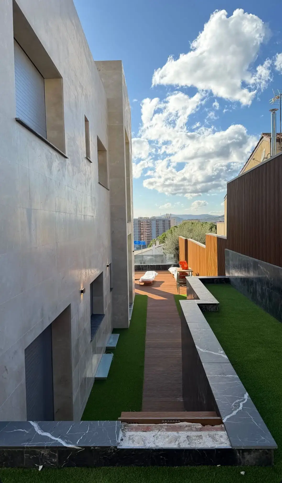 9efebb7e-be41-49b4-83d1-4e47973b5d3f (1) (1)